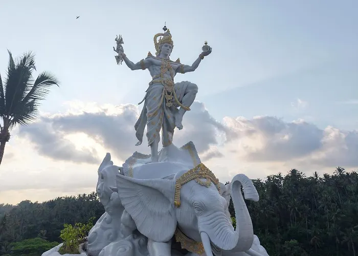 Hotel Sanggraloka Ubud 5*
